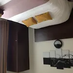 拉佩蒙帕纳斯酒店 酒店
