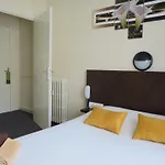 拉佩蒙帕纳斯酒店 3* 凯恩