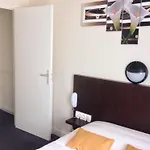 拉佩蒙帕纳斯酒店 3*